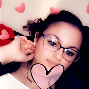 Meet your Posher, Haley